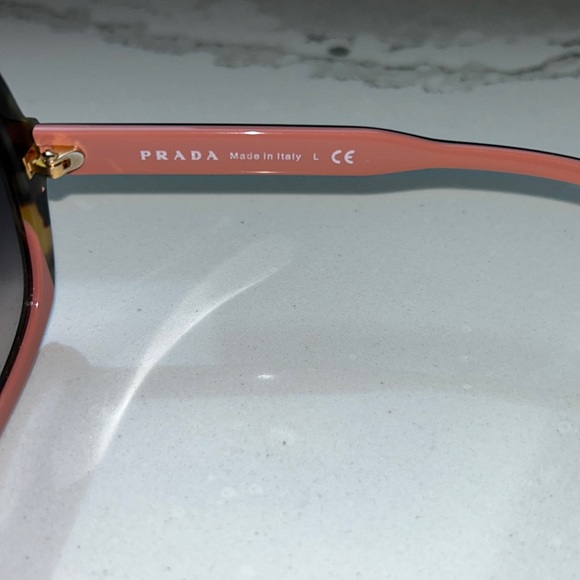 Prada sunglasses - Picture 7 of 7